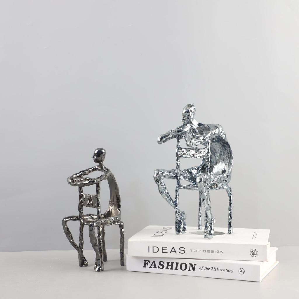 Q479 Modern minimalist abstract metal chair sculpture, decorative piece for living room, bedroom, entryway, or TV cabine