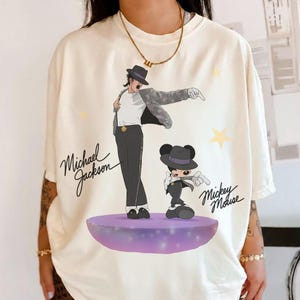 Camiseta Unissex Oversized Plus Size Feminina Masculina Estampa Michael Jackson e Mickey Mouse Moonwalk - Streetwear