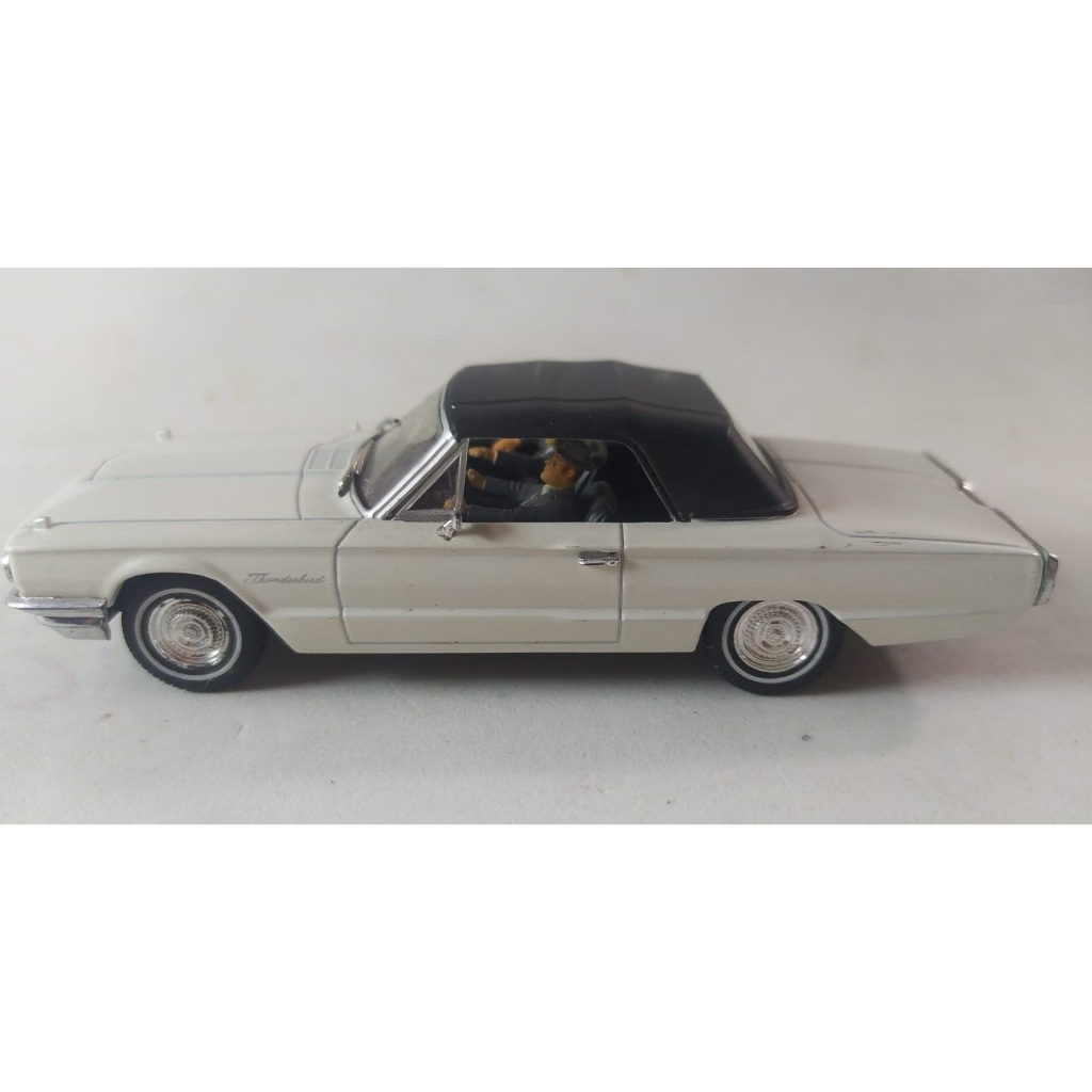 Miniatura carro elegante Ford Thunderbird 1964 Hardtop - The James Bond Car Collection