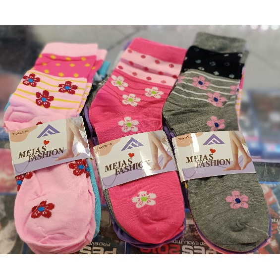 kit com 12 PAres de Meias Femininas socket em Poliester com Elastano