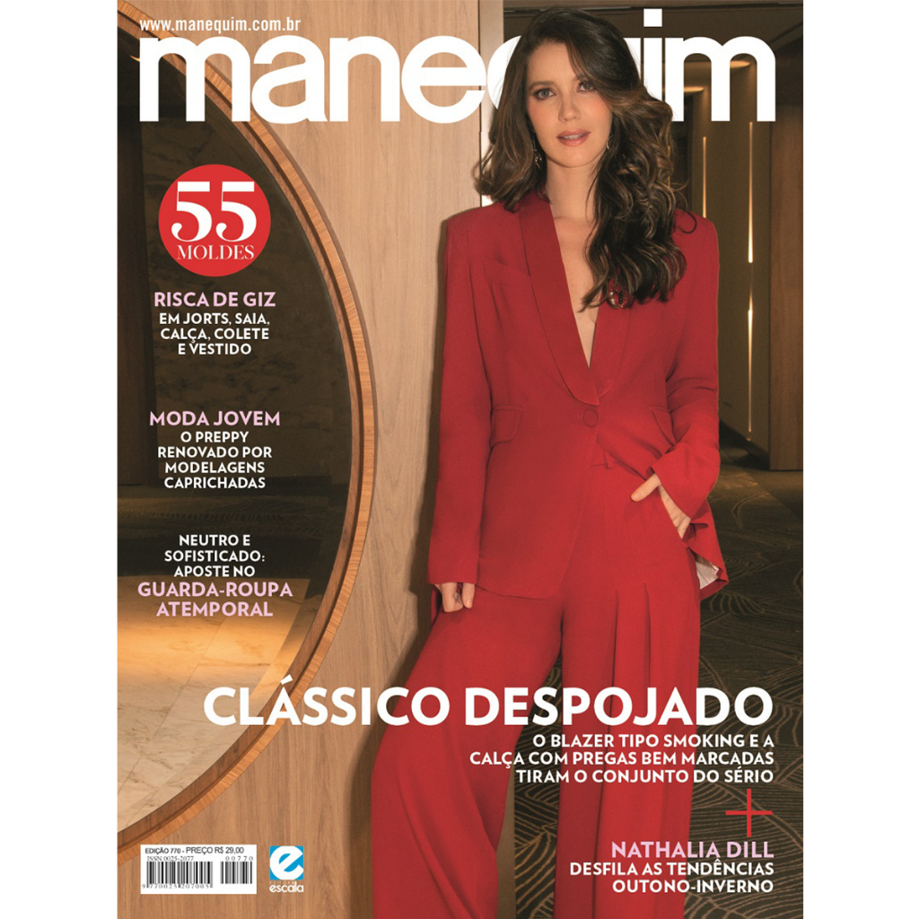 Revista Manequim Edição 770 - CLÁSSICO DESPOJADO, O Blazer Tipo Smoking e a Calça com Prega Tiram o Conjunto do Sério.