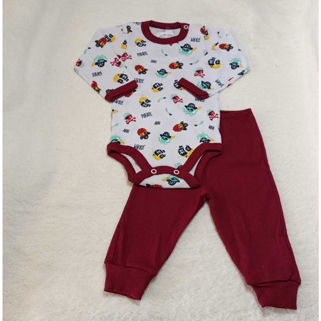 Conjunto Body Infantil Menino Manga Longa Malha Canelada Estampa Piratas Baby Duck Classic - Vinho