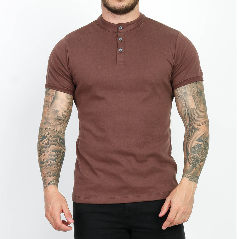 Camiseta Masculina Henley Gola Padre Marrom Suedine Slim Fit Com Botões Gola Portuguesa Premium