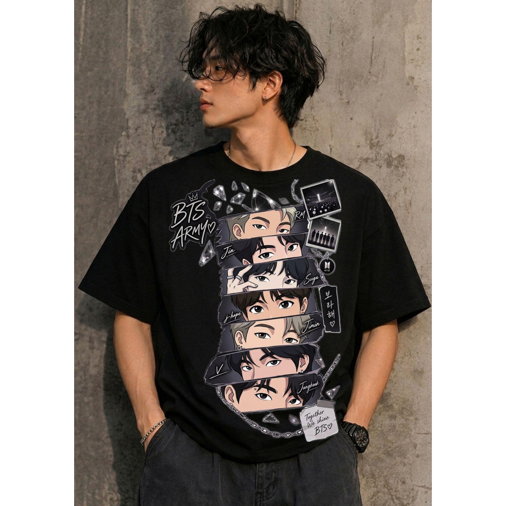 Camiseta Preta Unisex Alta Qualidade Design com Estampa de Olhos de Personagens Cartoon e Texto BTS ARMY Moda Urbana