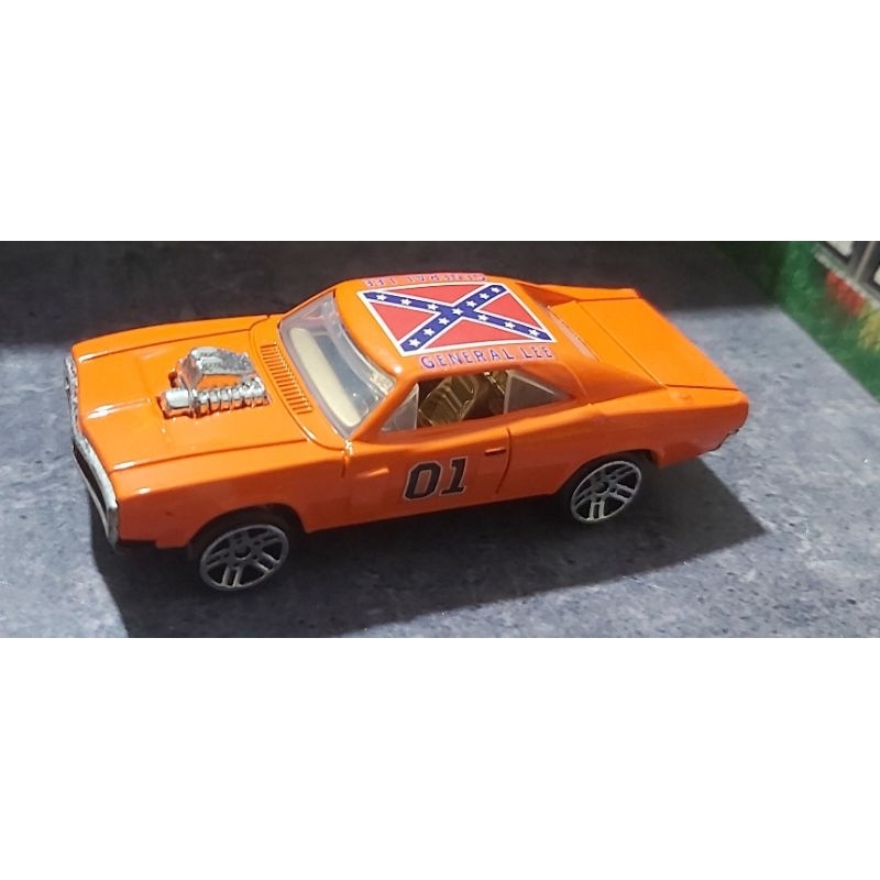 GENERAL LEE CUSTOM ESCALA 1.64 TAMANHO 7CM MADE CHINA COM EMBALAGEM DE ACETATO NOVO