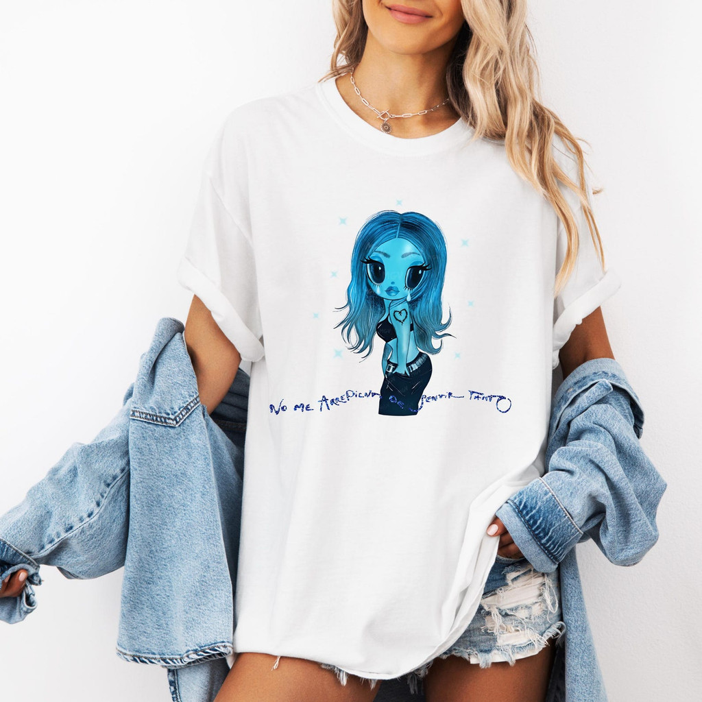 2026 Camiseta Branca Unisex Design com Figura Estilizada e Texto 