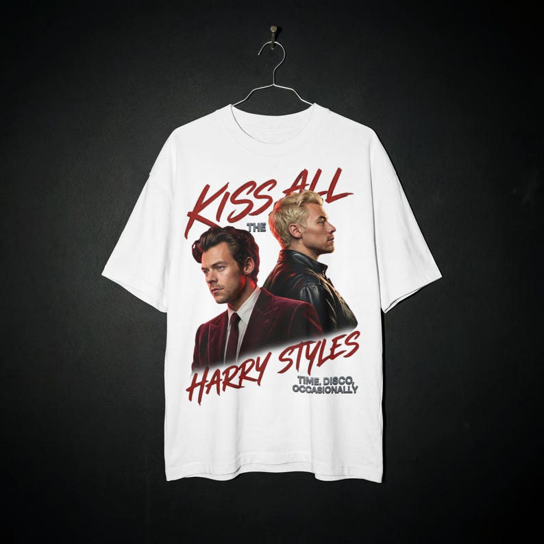Camiseta Masculina Feminina Oversized Estampa Harry Styles Kiss All The Time Vintage Pop T-shirt Streetwear, Blusa