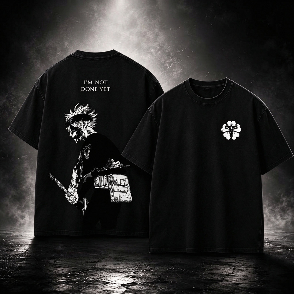 Camiseta Oversized Preta De Algodão, Estampa Anime Personagem Sombrio, Logo Trevo Branco, Frase 