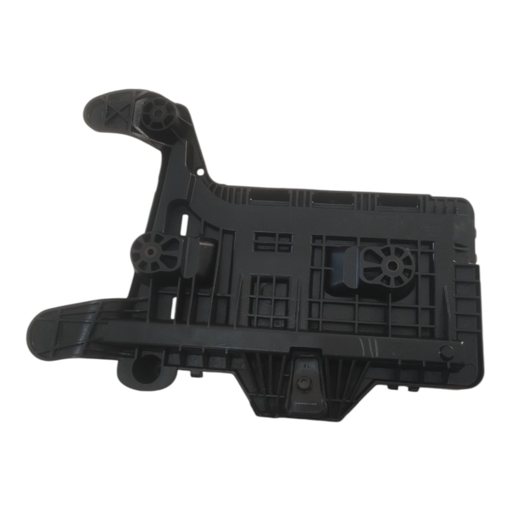 SUPORTE BASE BATERIA VW JETTA E VARIANT 2.5 5CC 20V.  07/12.