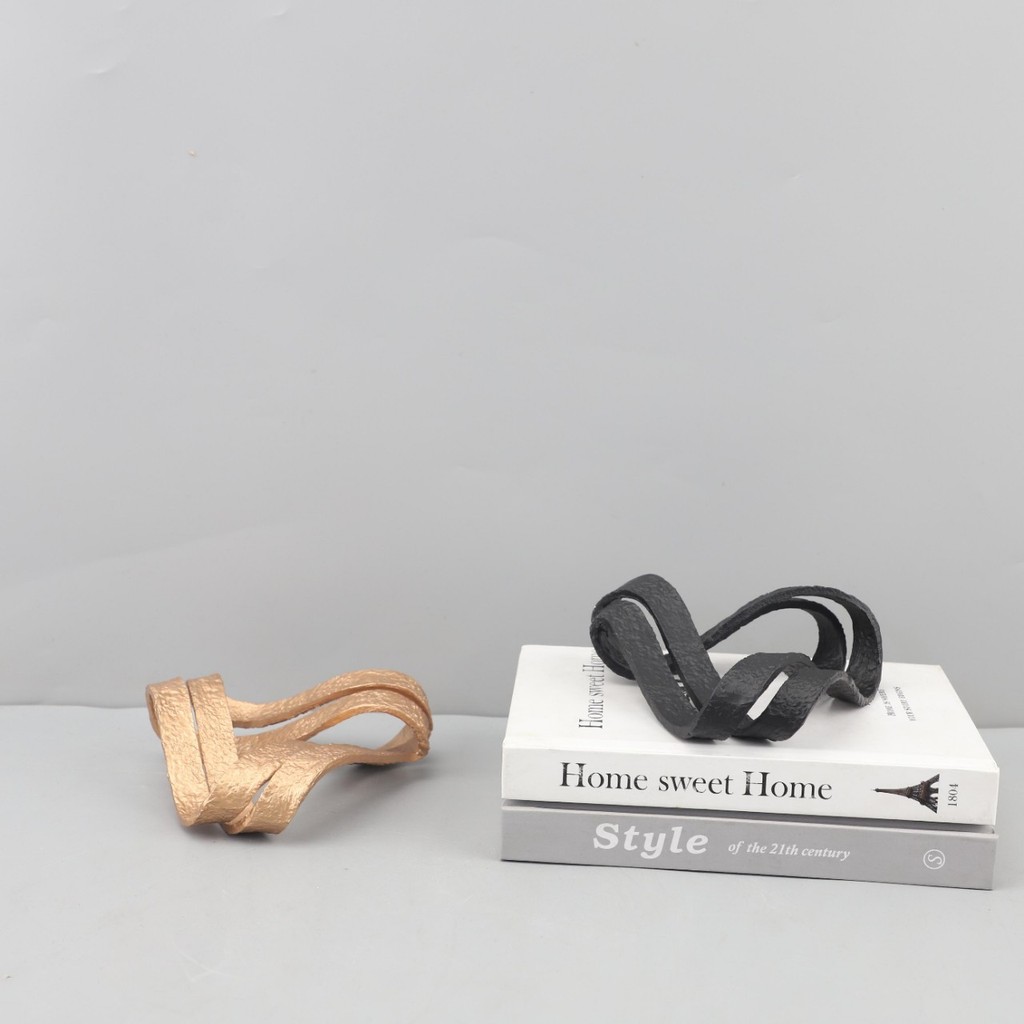RHWT European-style light luxury geometric irregular metal knot art ornament for study, living room, bedroom, TV cabinet