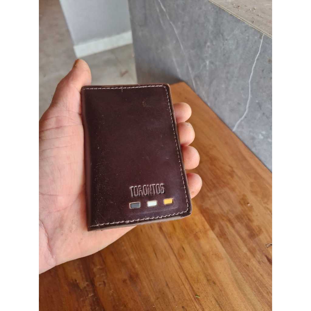 Carteira Slim Couro Masculina Feminina Com Borrachinha Chaveiro Brinde Torontos