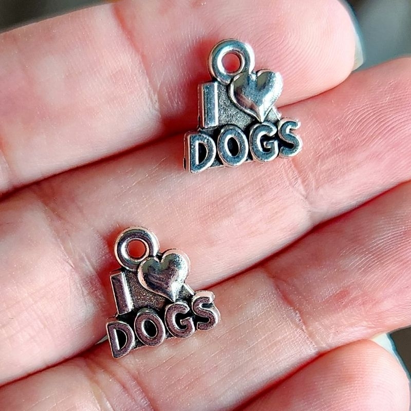 Kit de pingentes I Love Dogs 10 unidades - pet - entremeio - pulseira - macramê handmade - tranças