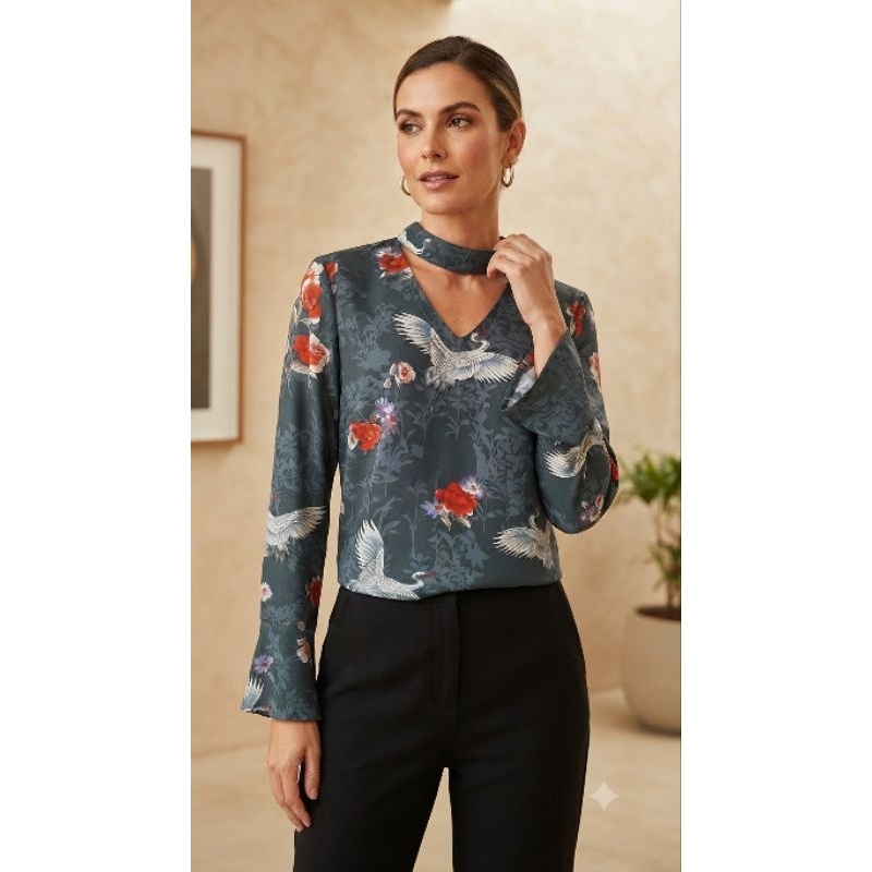 BRECHO Blusa Romântica em Malha Fria - Tam. M