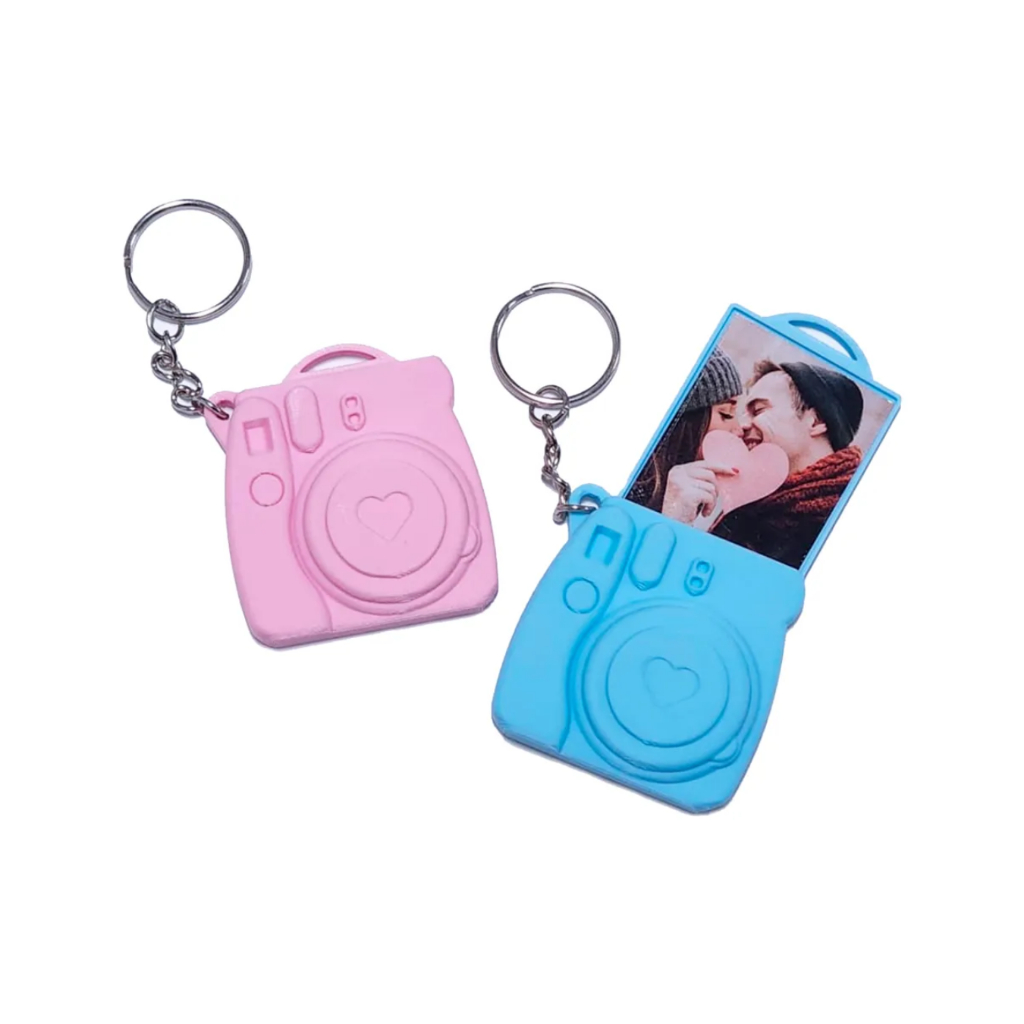 Chaveiro Câmera Retrô com Porta Foto – Estilo Instantâneo Decorativo (Impressão 3D)