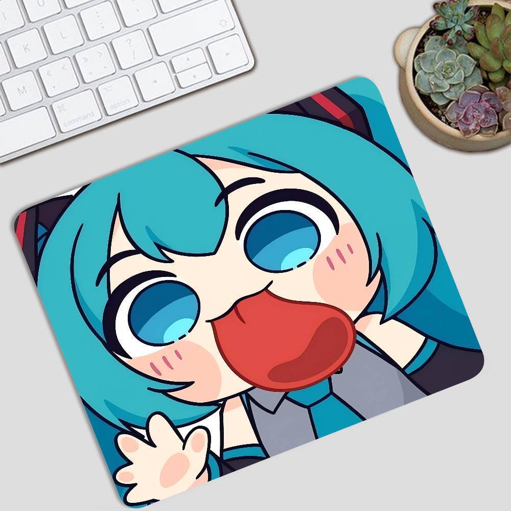 Kawaii Hatsune Anime Mouse Pad 25X30cm Quadrado Computador Escritório Jogo Tapetes De Mesa De Borracha Antiderrapante Mo