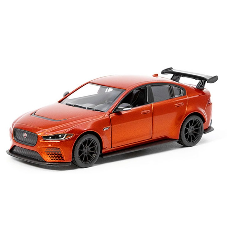 Miniatura Carro de metal Jaguar Xe Sv Project 8 Hardtop Kinsmarte scala 1/38