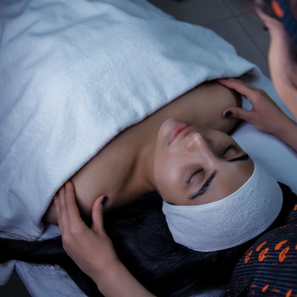 Melasma Reset – Complete Treatment Guide for Home & Professional Care