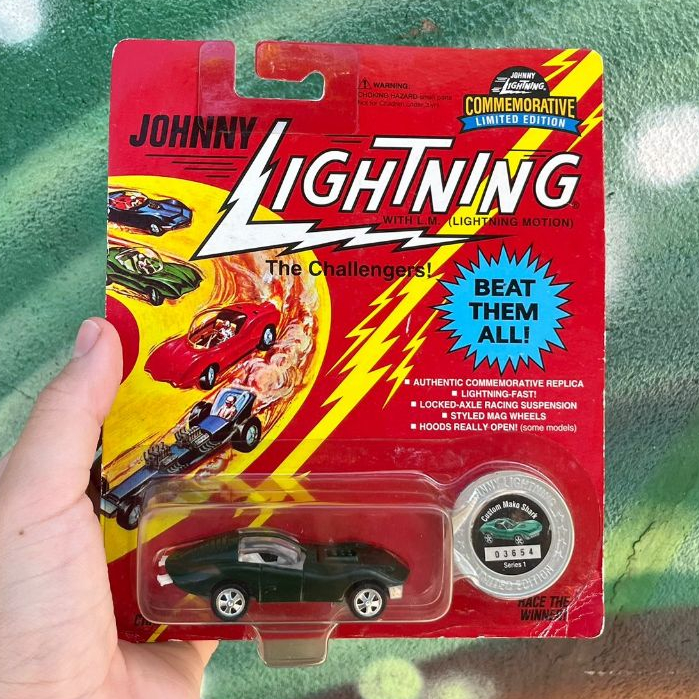 Miniatura Vintage Johnny Lightning Custom Mako Shark Serie 1- 03654 / Limited Edition