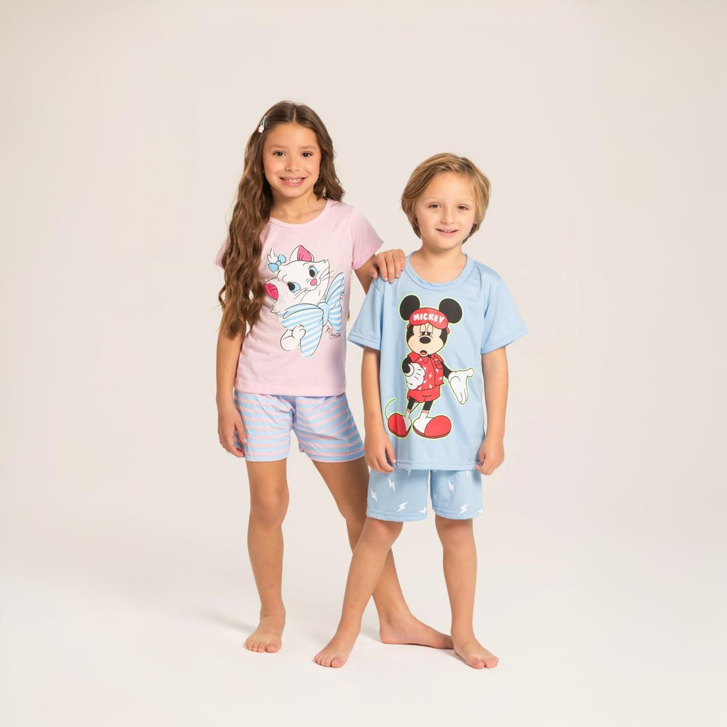 Kit 6 Peças Pijama Brilha no Escuro Personagens Menino e Menina Infantil Mickey Stitch Aranha Minnie