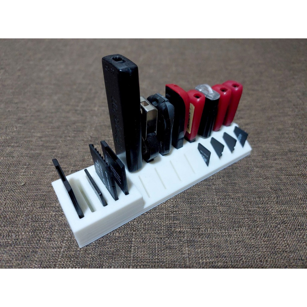 Suporte para Pendrives e Cartões SD e MicroSD Impresso em 3D