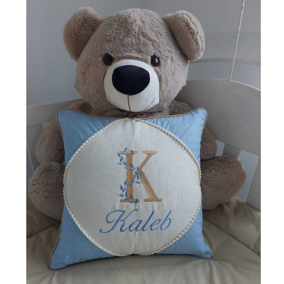ALMOFADA MODELO BENÍCIO - PERSONALIZADA COM O NOME DO SEU BEBÊ - AZUL