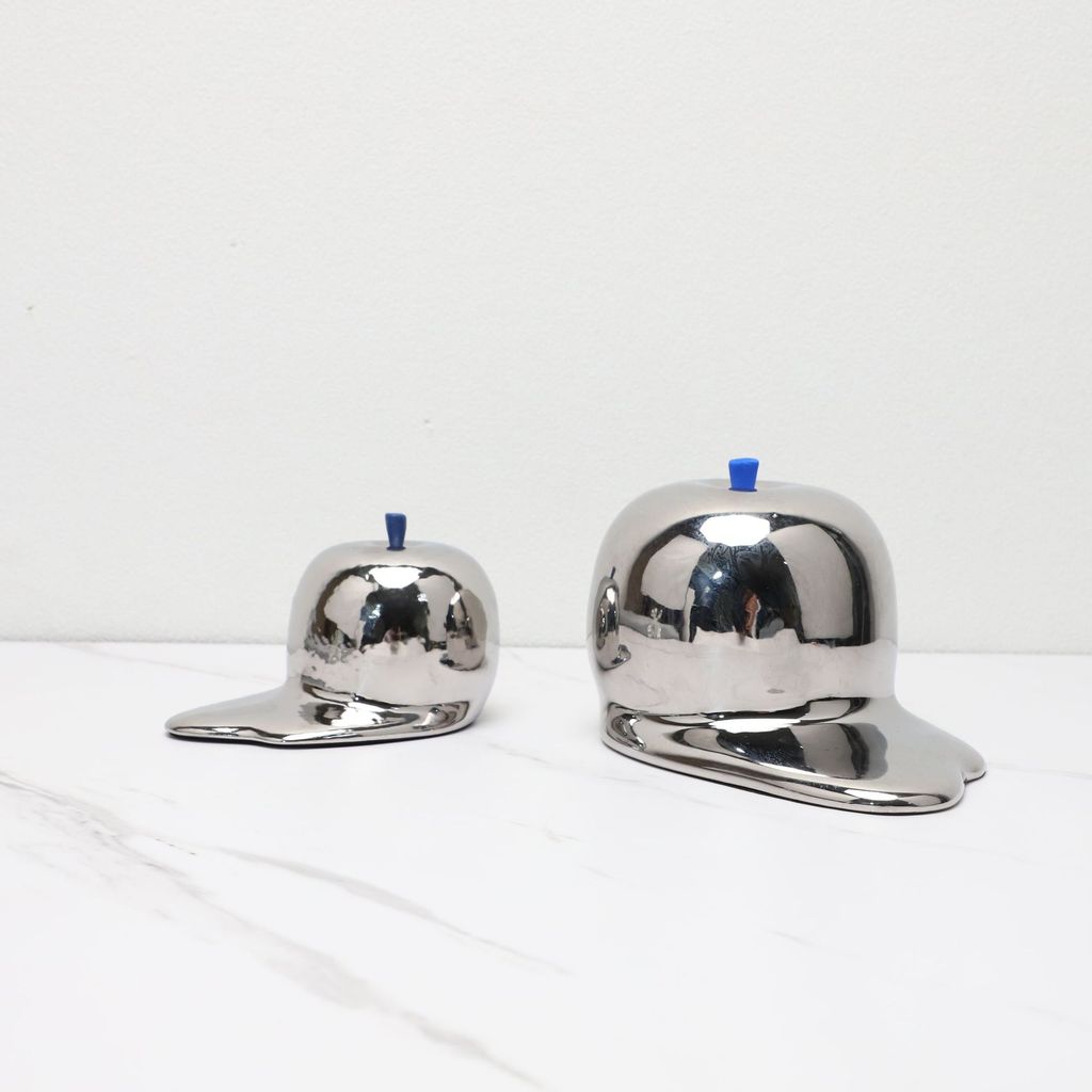 E99V Modern electroplated fluid apple resin ornaments, suitable for model homes, living rooms, dining rooms, hotels, and