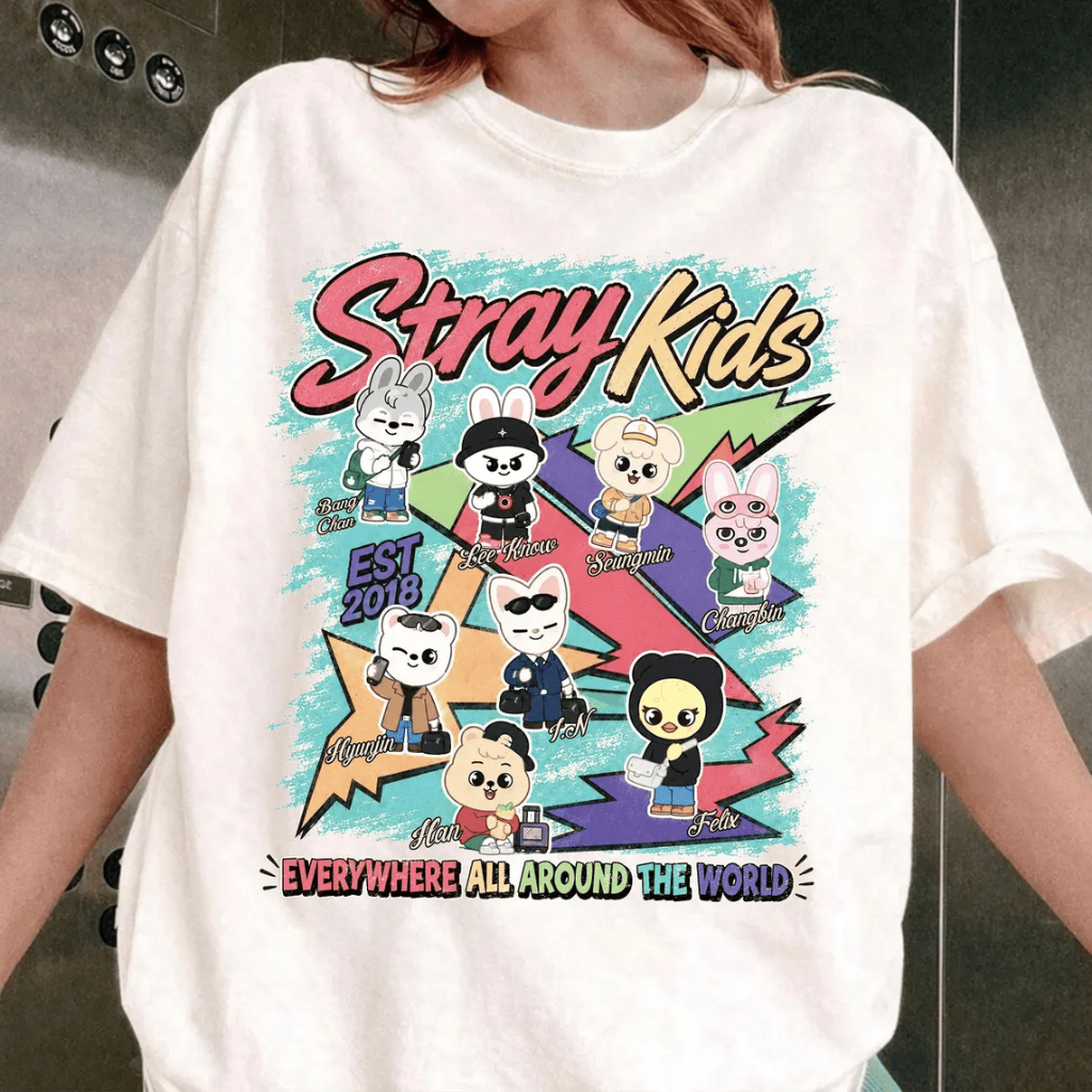 Camiseta Unissex Infantil Adulto Algodão Kpop Stray Kids - Everywhere All Around The World Mascotes