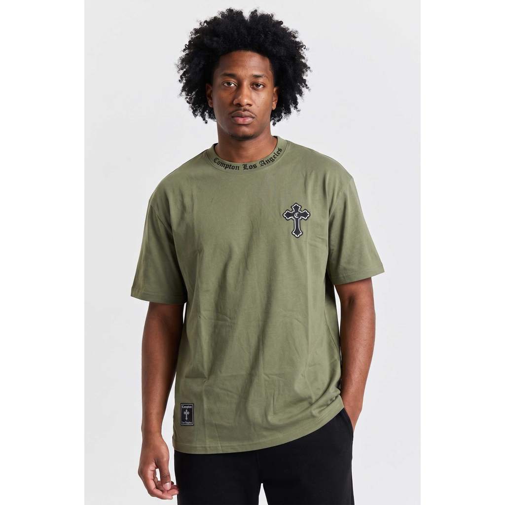 Camiseta Compton Oversized Gang Cross Verde Militar