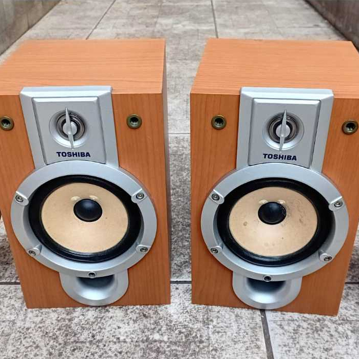PAR CAIXAS ACUSTICAS TOSHIBA LXS-M331 - BOOKSHELF 60W - 6 OMHS