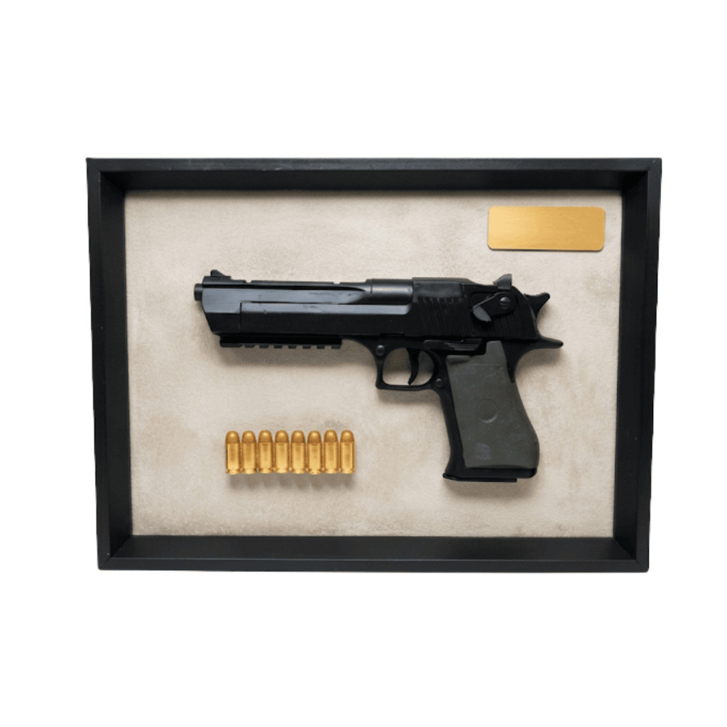 Sniper Militar Quadro Decorativo Desert Eagle .44 em Resina Fundo Bege - 35cm x 25cm - Decoração para Parede