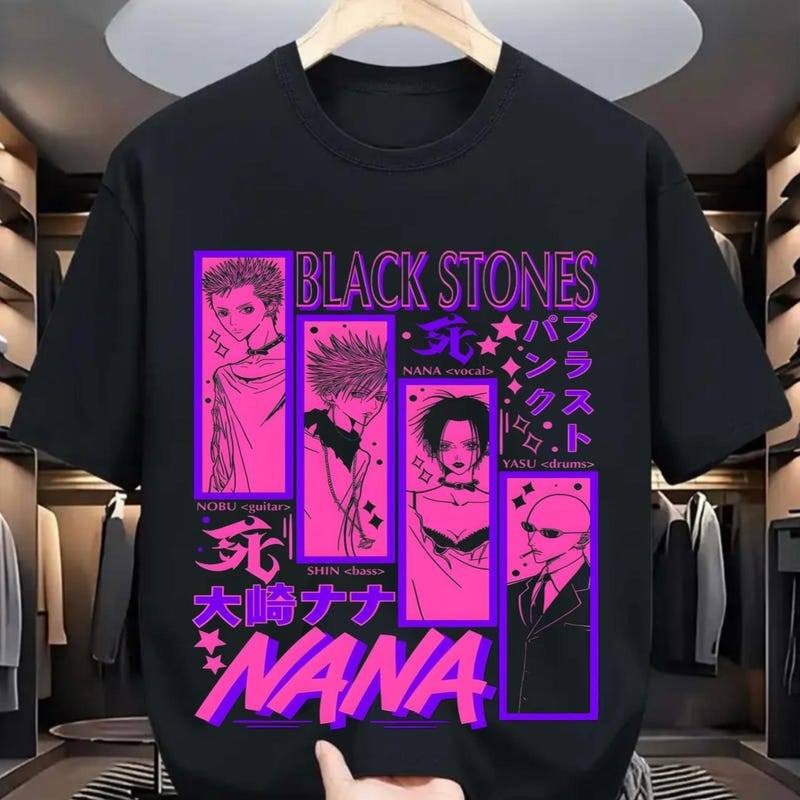 Camiseta Unissex Premium De Algodão Estampa Anime Nana Banda Black Stones Cor Preta Estilo Retro Casual Para Uso