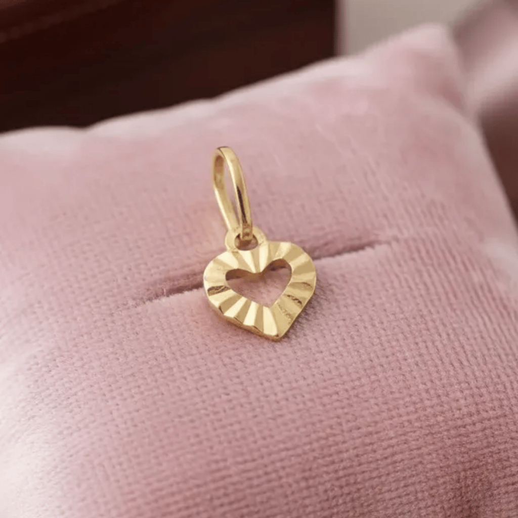 Pingente Coração Mini Vazado 8mm Diamantado Semijoia