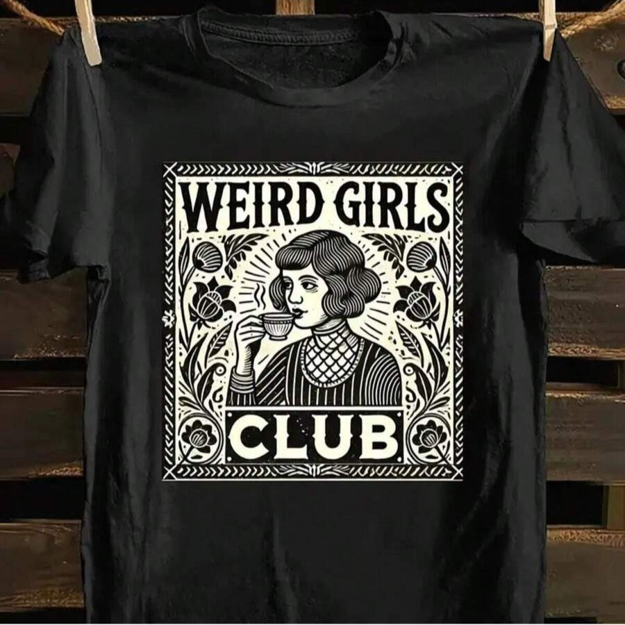 Camiseta Feminina Vintage Punk Rock Weird s Club - Estampa Floral e Estrelas, Manga Curta Gola Redonda