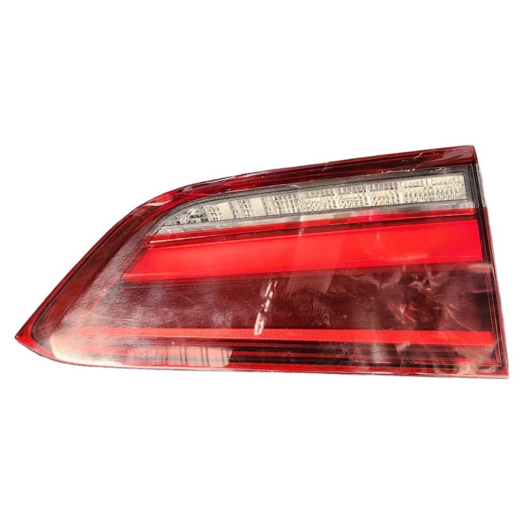 Lanterna Esquerda Tampa Bmw X1 P48 2019 2020  Esquerdo/motorista Vermelho