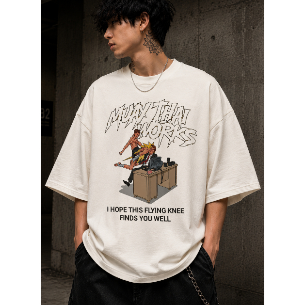 Camiseta Oversized Muay Thay Works I HOPE THIS FLYING KNEE FINDS YOU WELL Novo!