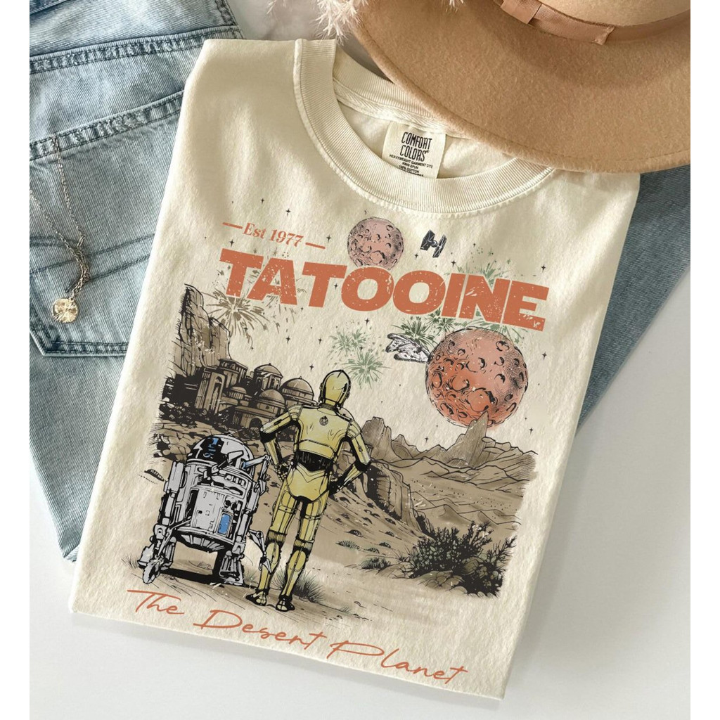 Camiseta Branca Unisex Design com Cenas de Tatooine Star Wars Textos 