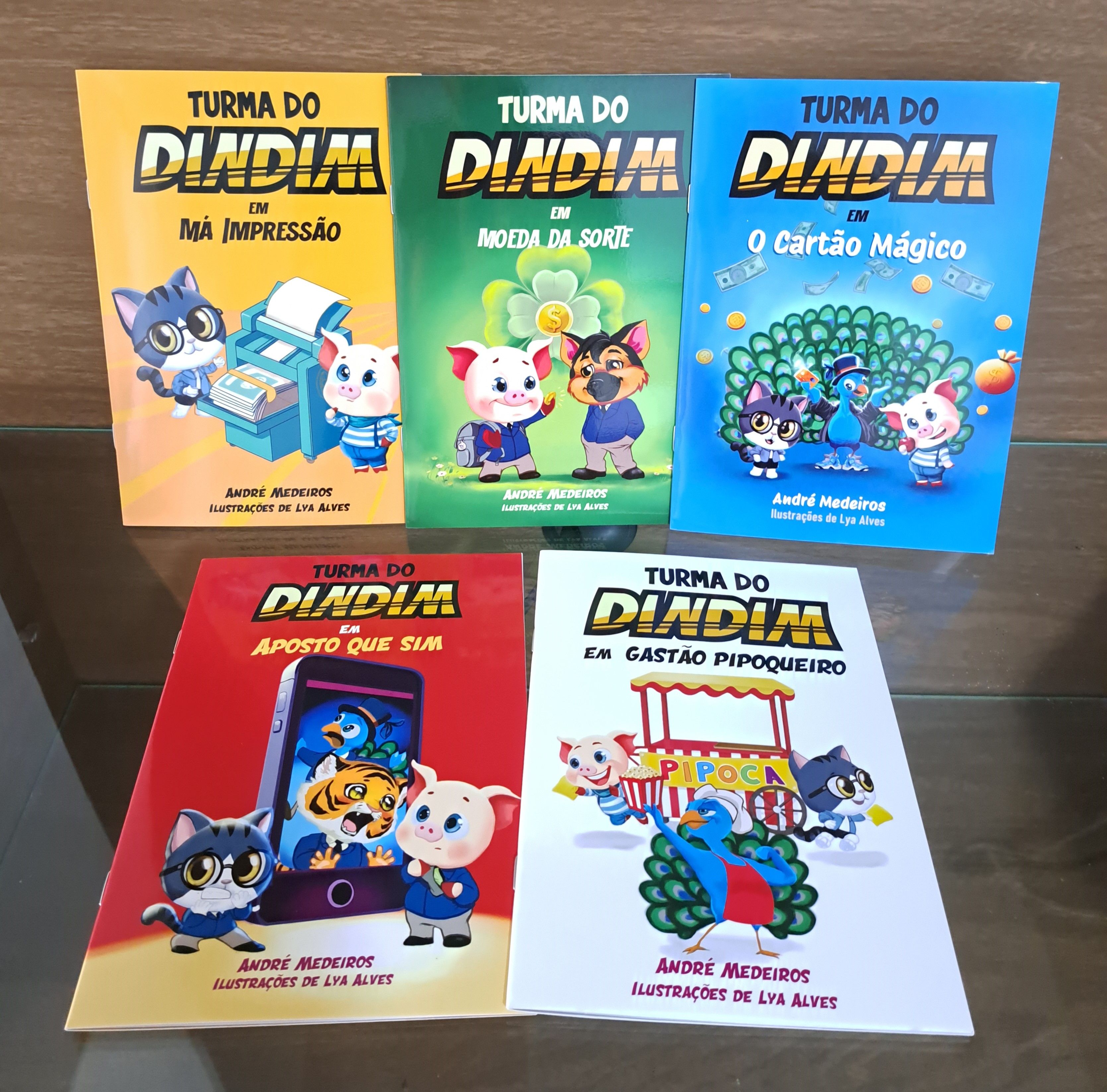 Coleção 5 livros físicos - Turma do Dindim - Com Frete Grátis