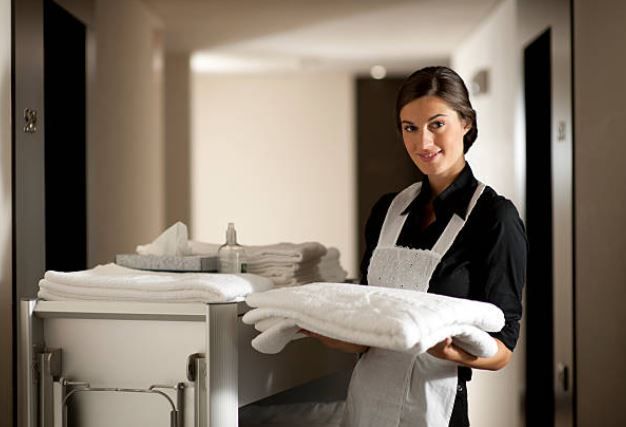 Floor Waiter Course (free gift of 2 more courses of your choice) ID-54-ING