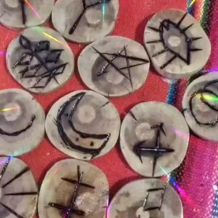 TALLER DE RUNAS BRUJAS